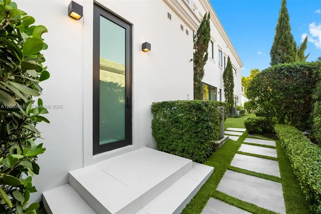 1239 Middle River Drive Fort Lauderdale FL 33304