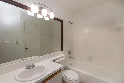 18304 NW 68th Avenue Hialeah FL 33015
