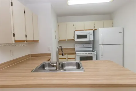 18304 NW 68th Avenue Hialeah FL 33015