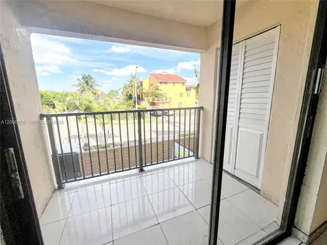 5575 W 26th Court Hialeah FL 33016