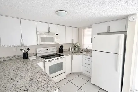 5575 W 26th Court Hialeah FL 33016