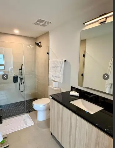 225 N Miami Avenue Miami FL 33128