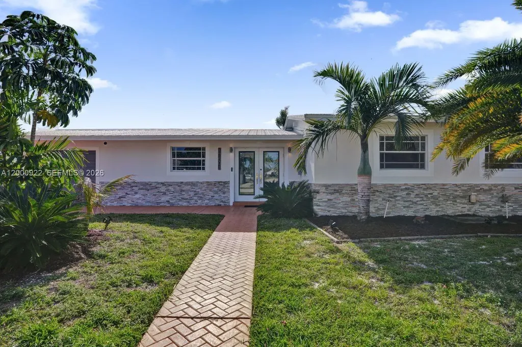 17501 NW 85th Avenue Hialeah FL 33015