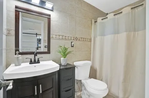 17501 NW 85th Avenue Hialeah FL 33015
