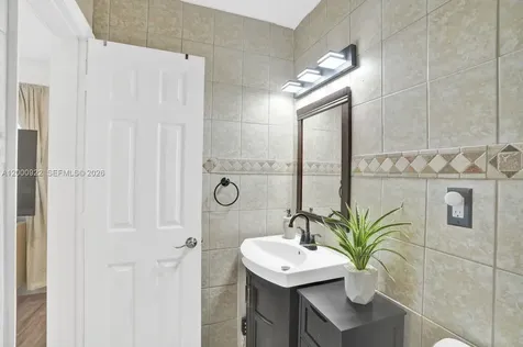 17501 NW 85th Avenue Hialeah FL 33015