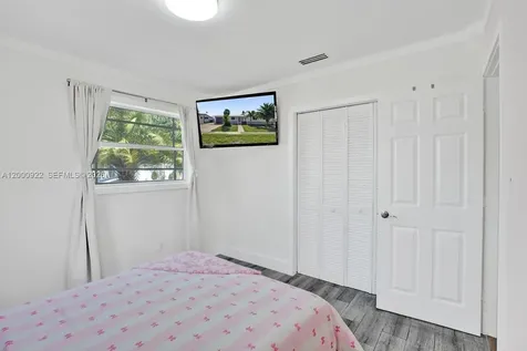 17501 NW 85th Avenue Hialeah FL 33015