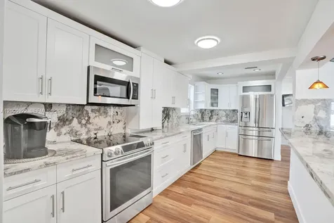 17501 NW 85th Avenue Hialeah FL 33015