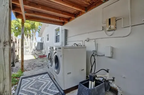 17501 NW 85th Avenue Hialeah FL 33015