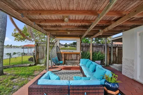 17501 NW 85th Avenue Hialeah FL 33015