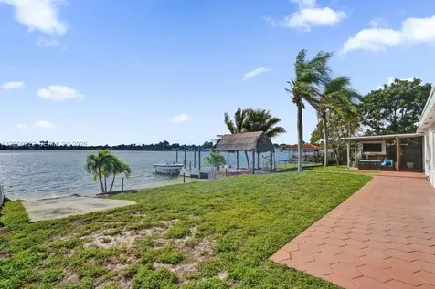 17501 NW 85th Avenue Hialeah FL 33015