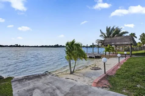 17501 NW 85th Avenue Hialeah FL 33015