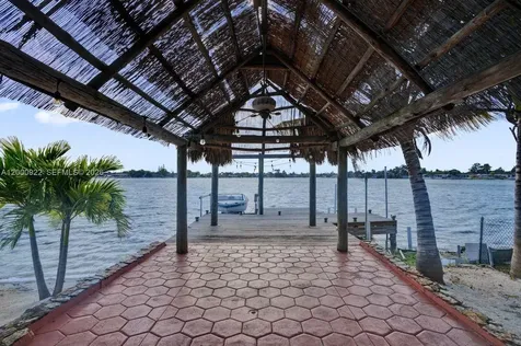 17501 NW 85th Avenue Hialeah FL 33015