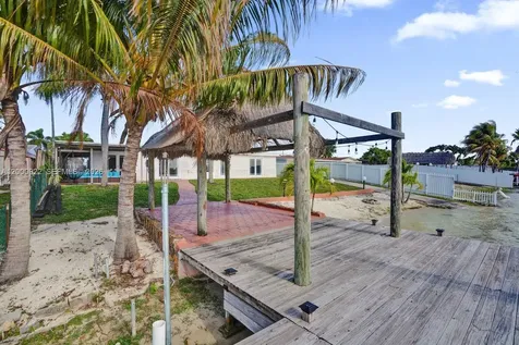 17501 NW 85th Avenue Hialeah FL 33015