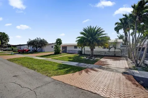 17501 NW 85th Avenue Hialeah FL 33015