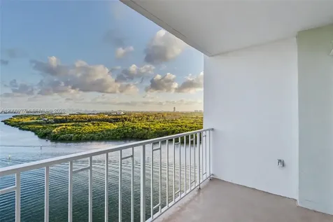 500 Bayview Drive Sunny Isles Beach FL 33160