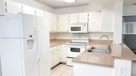 9491 S Palm Circle S Pembroke Pines FL 33025