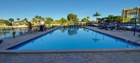 Hallandale Beach FL 33009