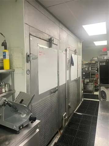 9511 S Dixie Highway Pinecrest FL 33156