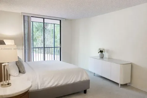 3800 N Hills Drive Hollywood FL 33021
