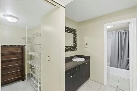 3800 N Hills Drive Hollywood FL 33021