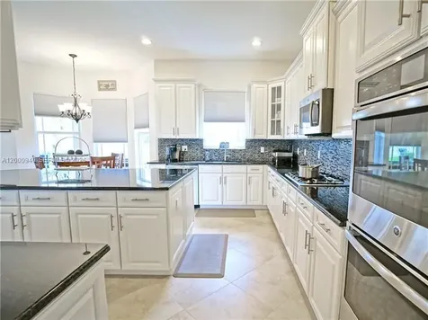 8630 Lakeside Bend Parkland FL 33076