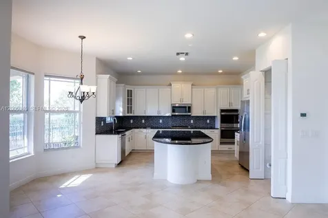 8630 Lakeside Bend Parkland FL 33076