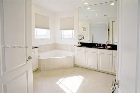 8630 Lakeside Bend Parkland FL 33076