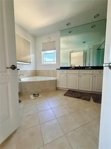 8630 Lakeside Bend Parkland FL 33076