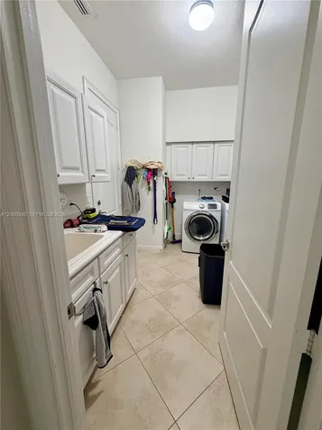 8630 Lakeside Bend Parkland FL 33076