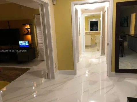 325 Biscayne Boulevard Miami FL 33131