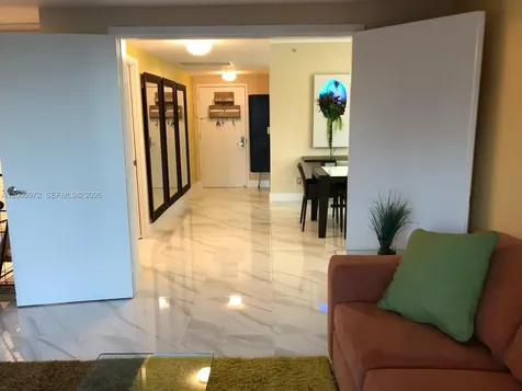 325 Biscayne Boulevard Miami FL 33131