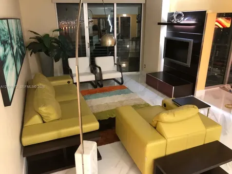 325 Biscayne Boulevard Miami FL 33131