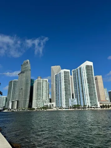 325 Biscayne Boulevard Miami FL 33131