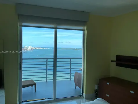 325 Biscayne Boulevard Miami FL 33131