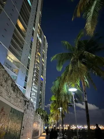 325 Biscayne Boulevard Miami FL 33131