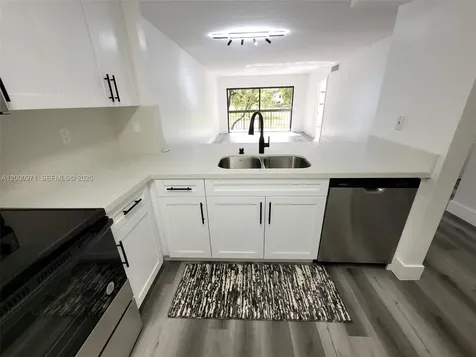 10317 NW 9th Street Circle Miami FL 33172