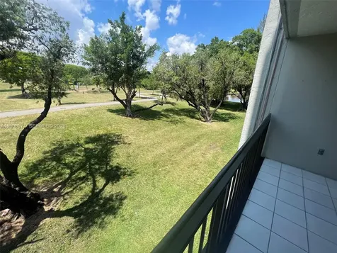 10317 NW 9th Street Circle Miami FL 33172