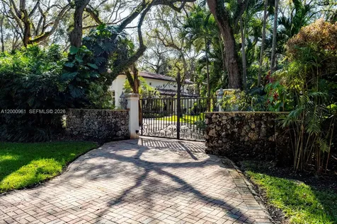10100 Lakeside Drive Coral Gables FL 33156