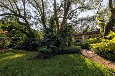10100 Lakeside Drive Coral Gables FL 33156