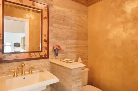 10100 Lakeside Drive Coral Gables FL 33156