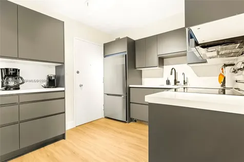 5161 Collins Avenue Miami Beach FL 33140