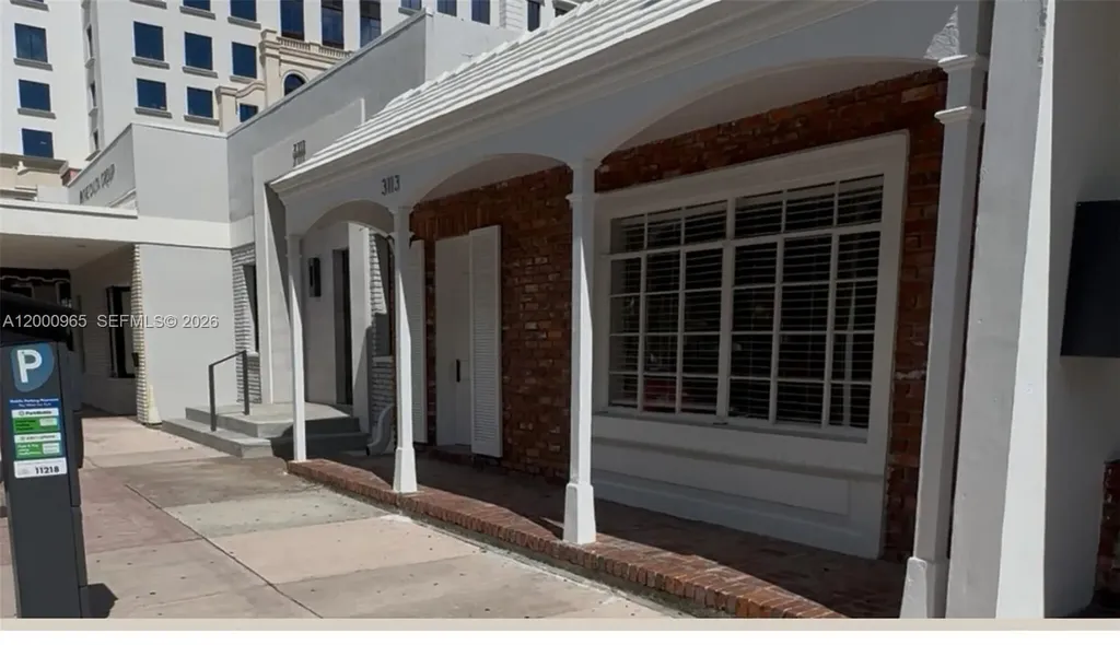 3113 Ponce De Leon Boulevard Coral Gables FL 33134