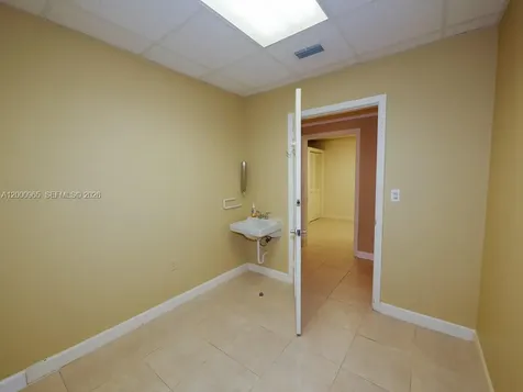 3113 Ponce De Leon Boulevard Coral Gables FL 33134