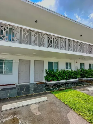 10 NW 77th Street Miami FL 33150