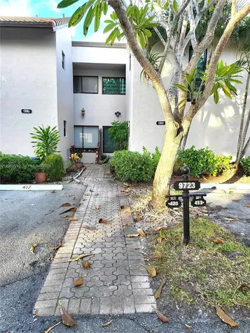 9723 N New River Canal Road Plantation FL 33324