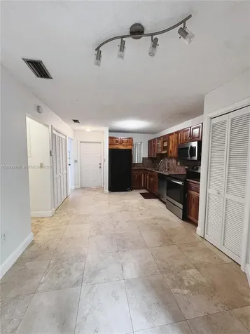 3054 Center Street Miami FL 33133