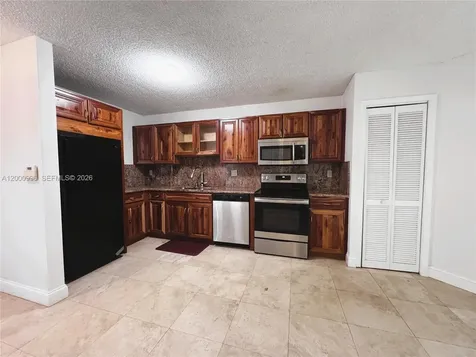 3054 Center Street Miami FL 33133