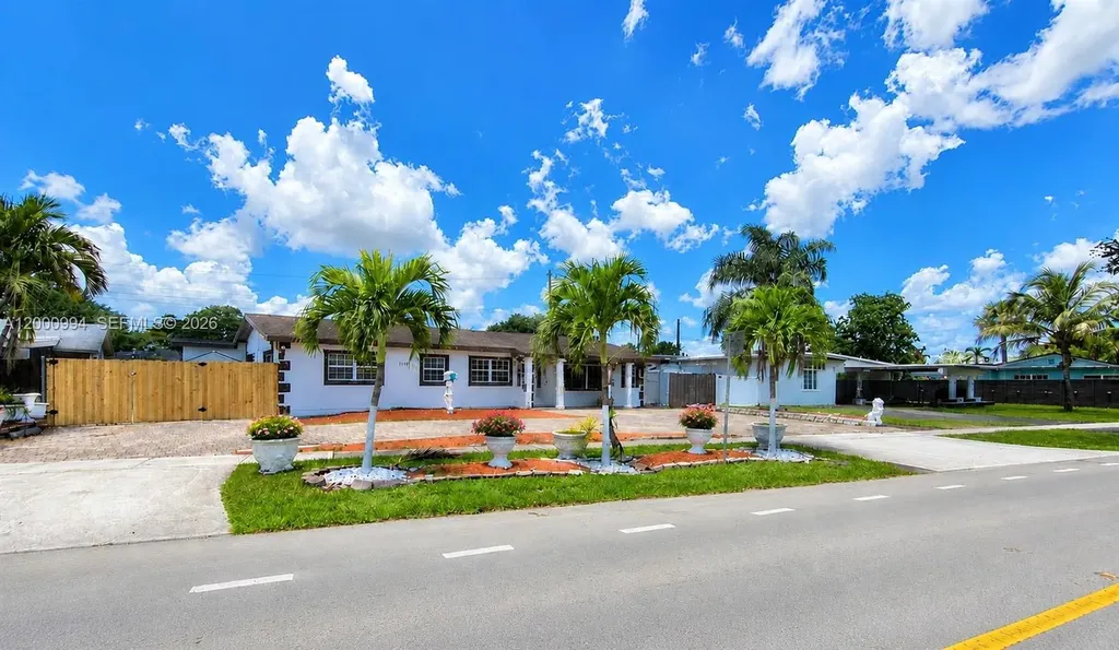 120 S 56th Avenue Hollywood FL 33023