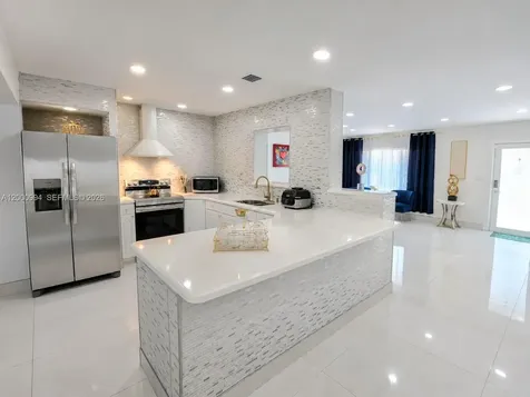 120 S 56th Avenue Hollywood FL 33023