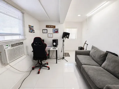 120 S 56th Avenue Hollywood FL 33023